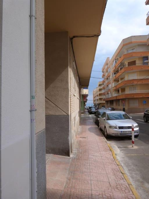 Modern Apartment In Torrevjea 200M From The Loccos Beach Torrevieja Exterior photo